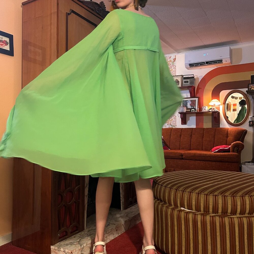 Nina Ricci 1960s neon green chiffon babydoll butterfly bellsleeve mini night gow - Picture 7 of 13